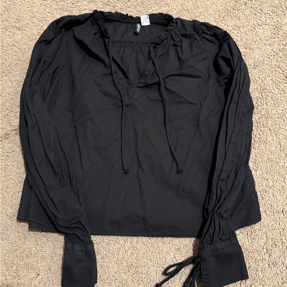 H&M Black Long Sleeve Blouse
